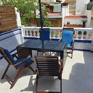townhouse-with-roof-terrace-close-to-the-beach.1costadelsol.com/